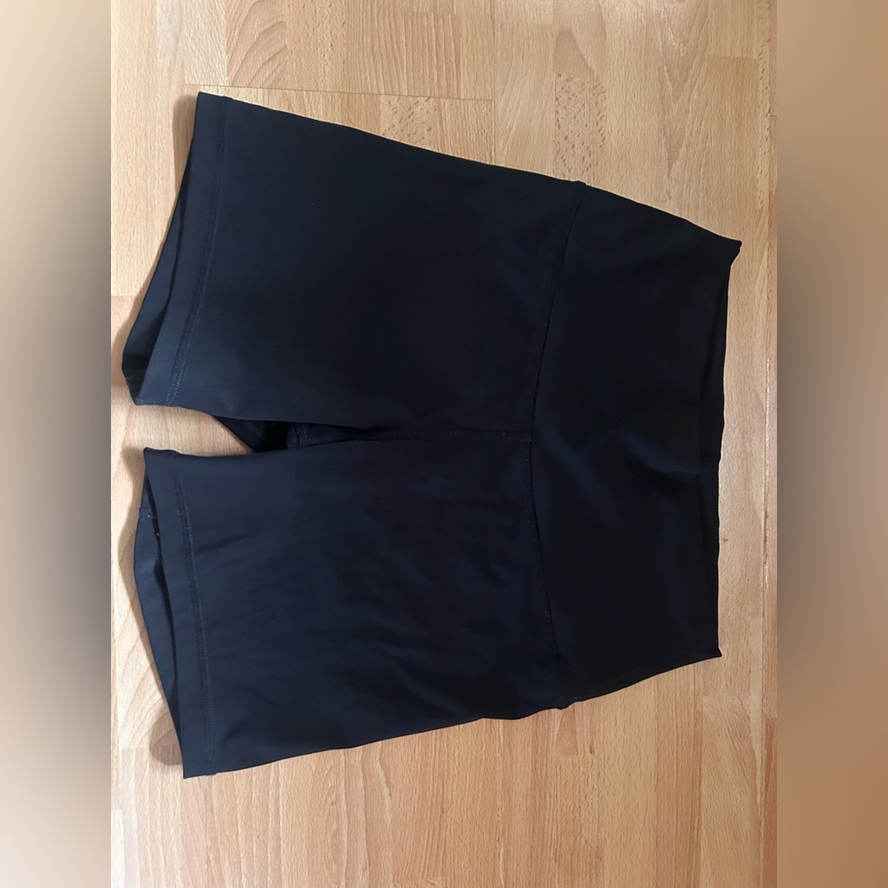 Gillyhicks biker style shorts size M